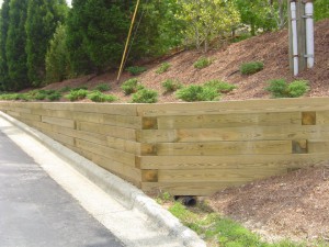 retaining-wall-garden-wall-wood-840x630